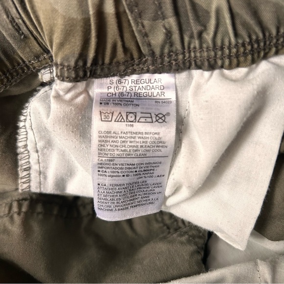 Two pair boys Old Navy shorts - Picture 4 of 8